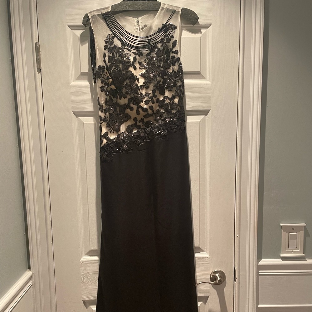Black/White evening dress size 8